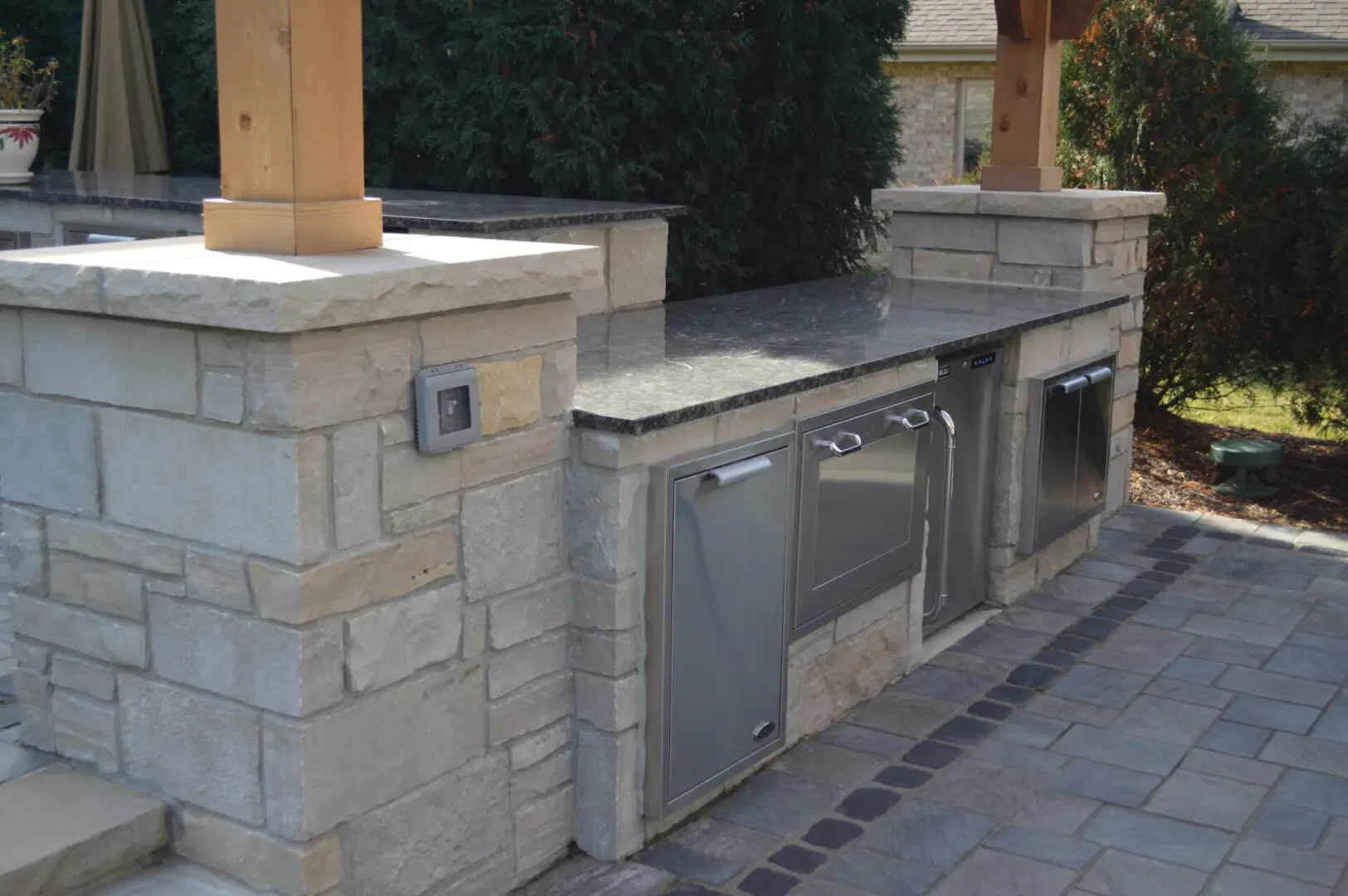 Custom outdoor grill cabinet installer in Willowbrook, IL