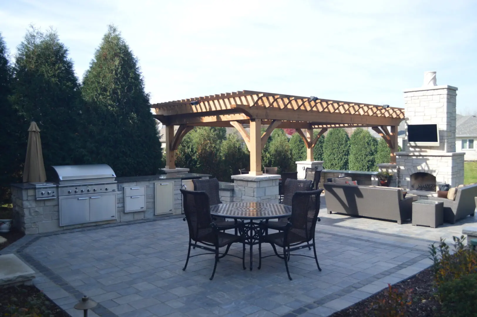 Landscape design build contractor in Darien IL
