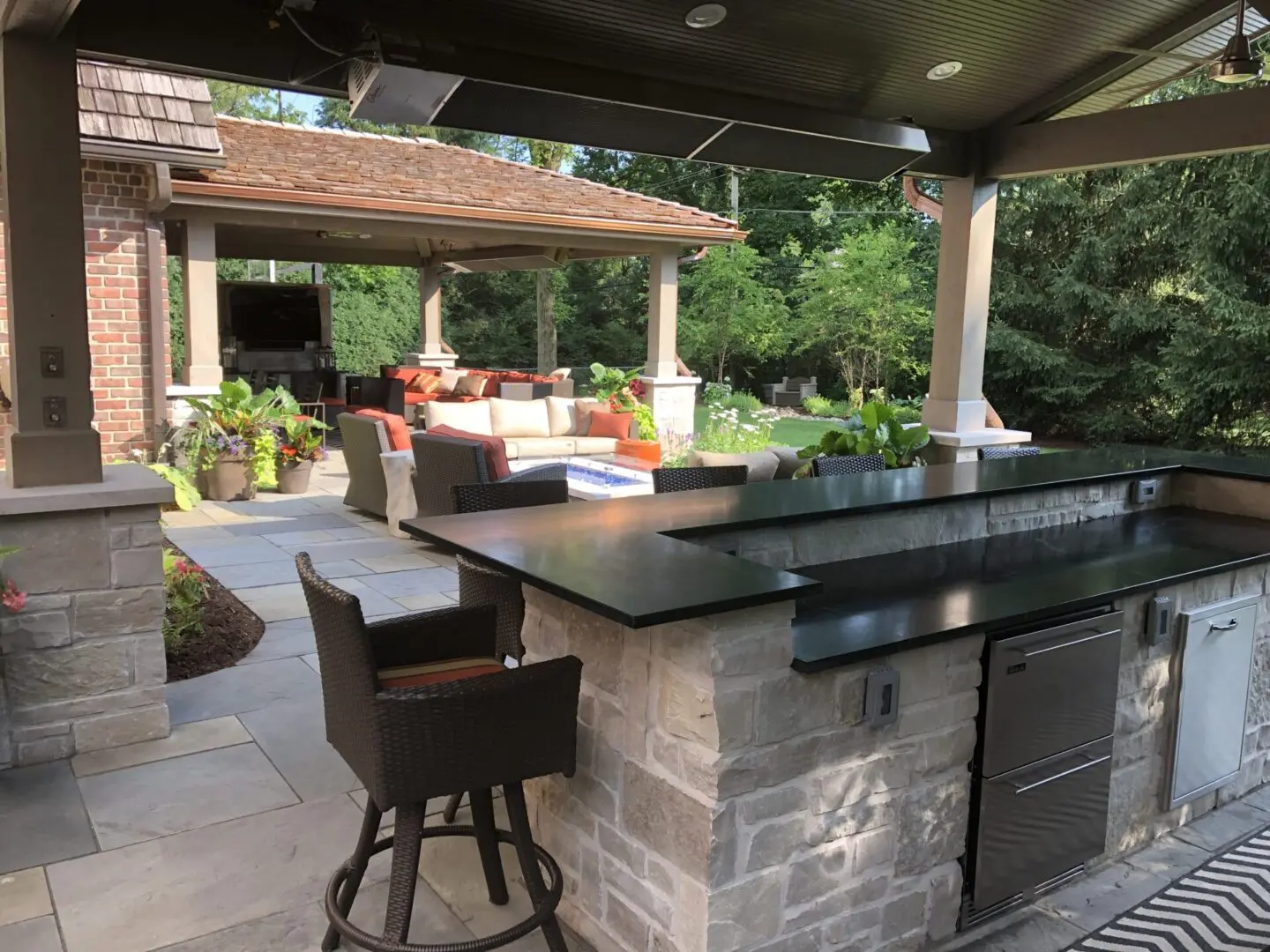 Luxury outdoor living space installer in Hinsdale, IL