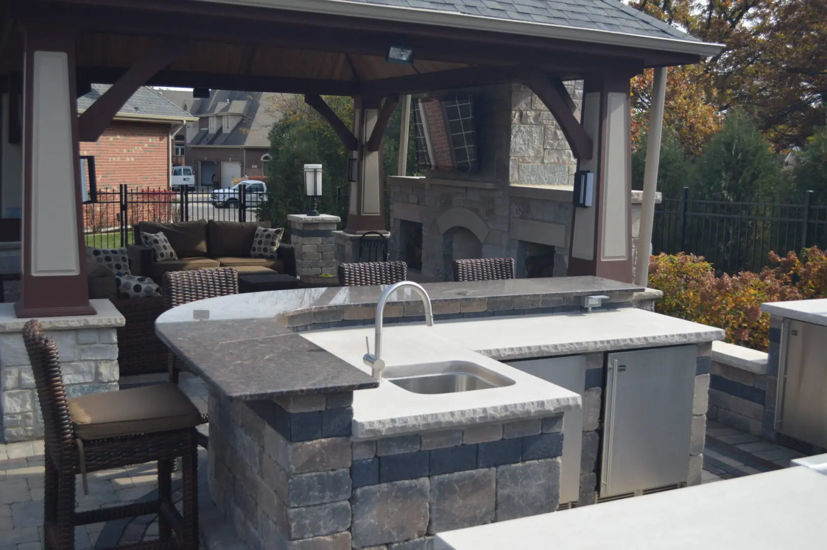 Custom outdoor roof structure and outdoor kitchen installer in Western Springs, IL
