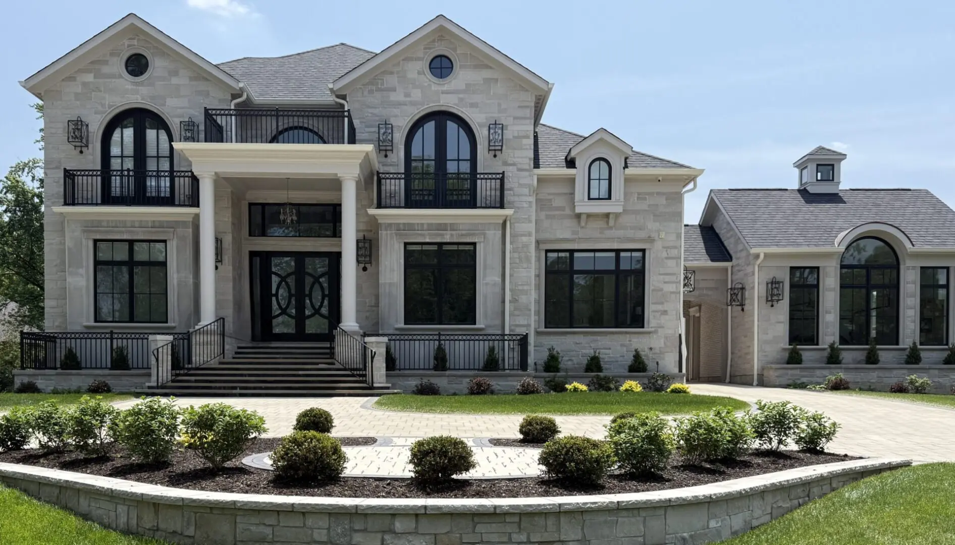 Oak Brook custom paver driveway with landscape design