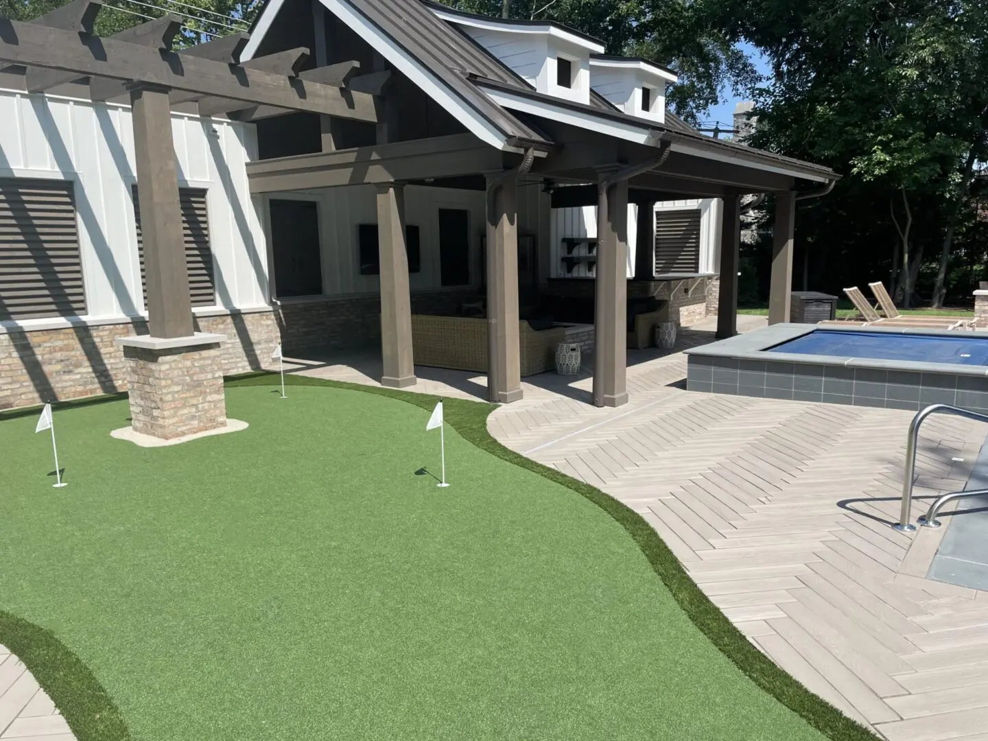 Custom outdoor living space near Hinsdale, IL